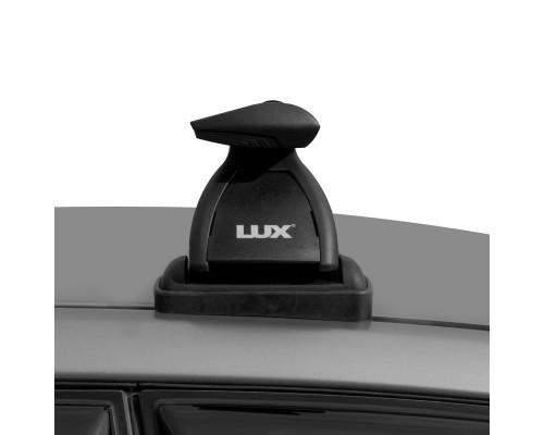 Багажник на крышу LUX с дугами 1,3м аэро-трэвэл (82мм) черными для со штатным местом 941 (Fiat Doblo I, Volkswagen Amarok) Фото